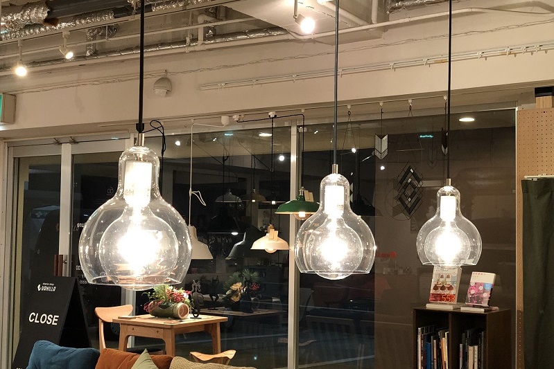 吹きガラスのシェード、MEGA BULB PENDANT（メガバルブペンダント